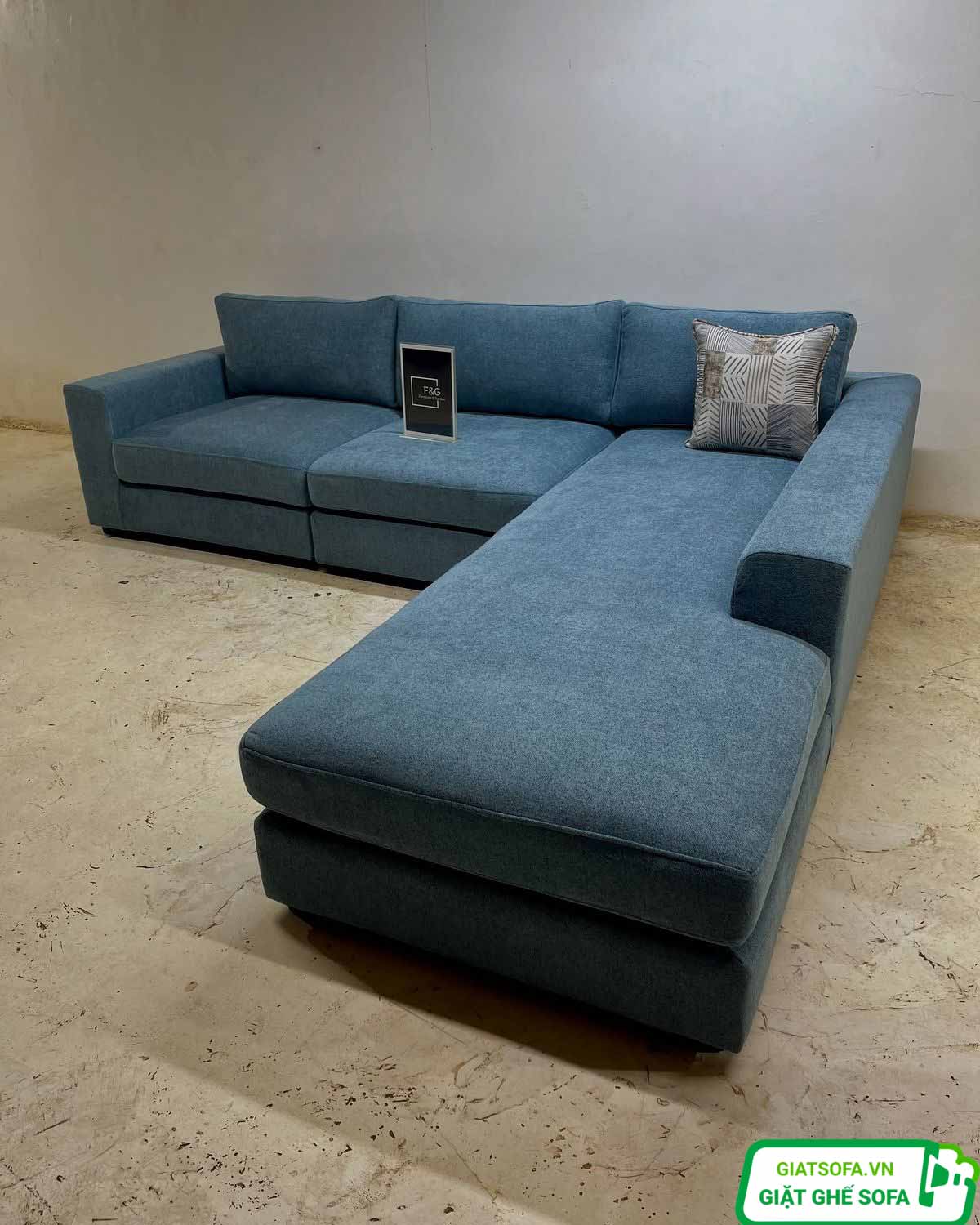 Thợ giặt ghế sofa khử khuẩn tại nhà Hoài Đức