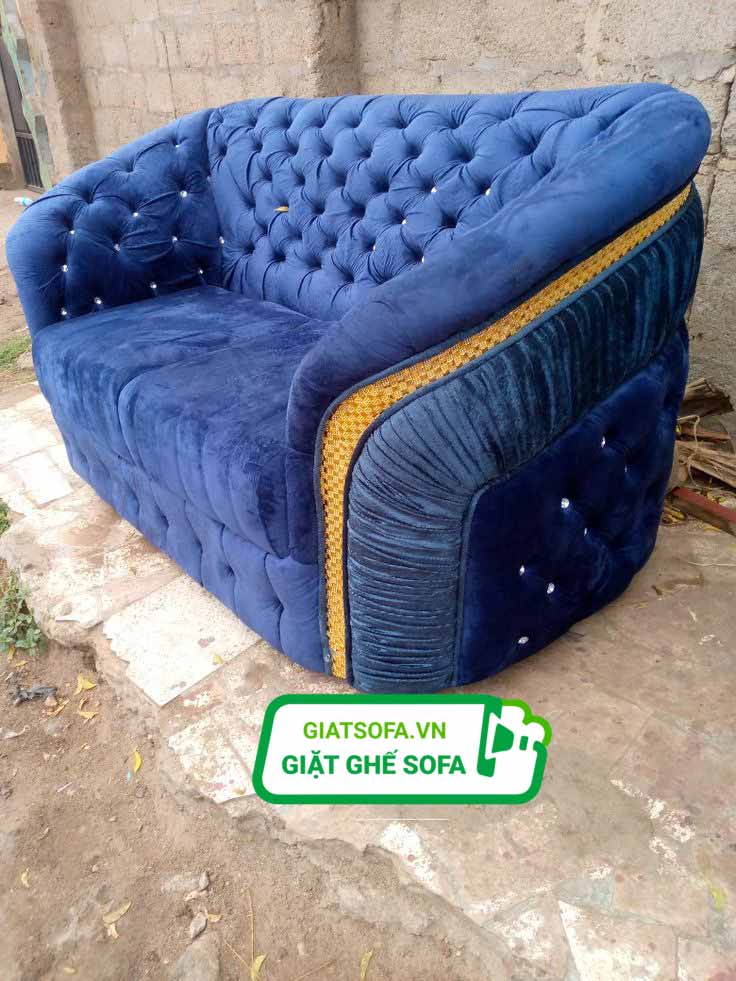 Làm sạch vệ sinh sofa nỉ tại nhà