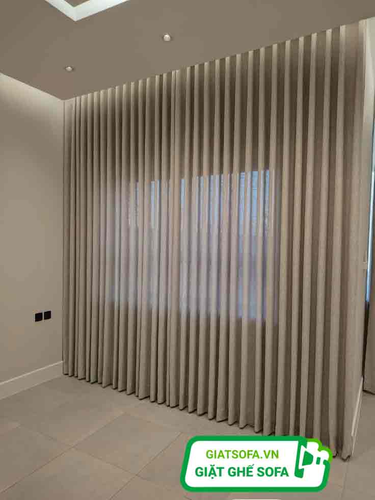 Quy trình giặt rèm cửa tại nhà Long Biên