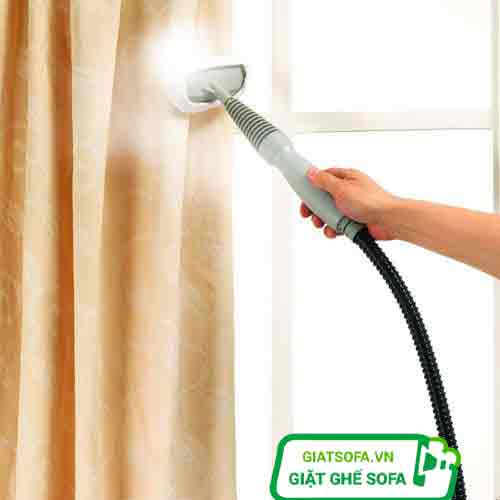 Vệ sinh rèm cửa bằng hơi nước nóng tại Hà Đông