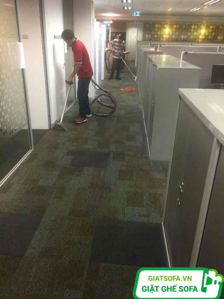 Thợ nhận làm sạch thảm văn phòng Đông Anh