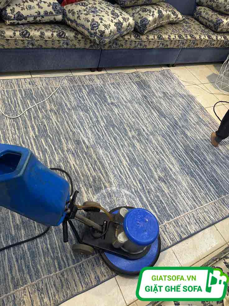 Anh Quân Clean chuyên làm sạch thảm Long Biên