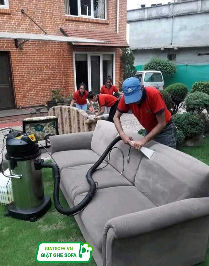 Tuyển thợ giặt sofa đệm thảm rèm tại Hà Nội