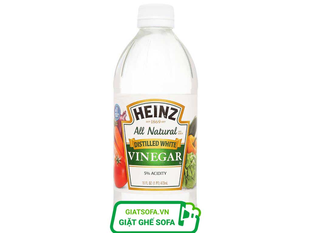 Sử dụng giấm trắng làm sạch vết mốc trên sofa