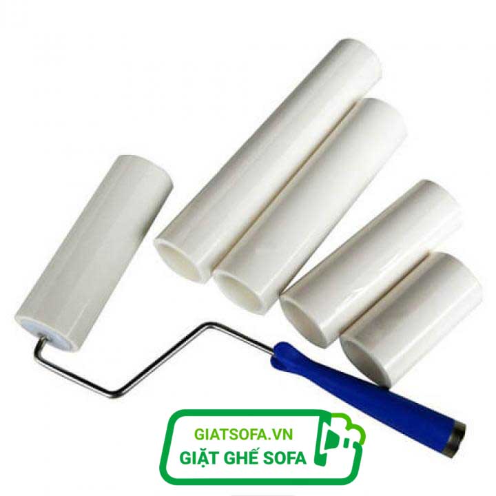 Cách Làm Sạch Lông Mèo Trên Sofa bằng con lăn dính bụi