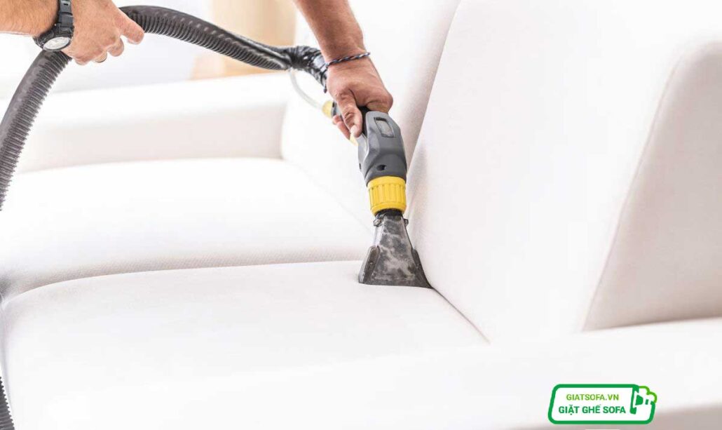 Vệ sinh sofa thường xuyên