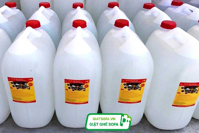 Cách Tẩy Sơn Ghế Sofa Da bằng xăng thơm